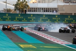 McLaren - 2024-ben is egymás közeléből rajtolt Verstappen és a két McLaren, akkor nagyon nem lett jó vége (videó)