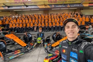McLaren - Bajnoki csapatfotóval búcsúzik az idénytől a McLaren
