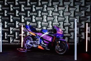 - Bemutatkozott Razgatlioglu első MotoGP-s masinája – ilyen a Pramac 2026-os festése