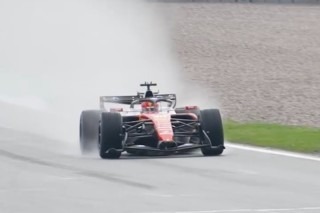  - Esőben tesztelte Leclerc az F1 egyik legnagyobb újítását – így működik valójában! (videó)