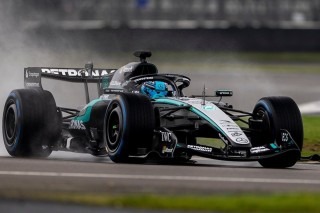 Mercedes - Szemfényvesztés volt a Mercedes bemutatója, Silverstone-ban már egy teljesen más autóval gurultak pályára