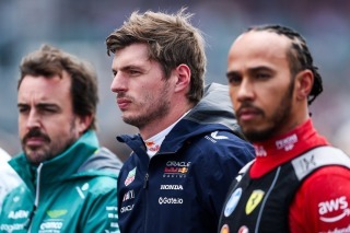 Ferrari - Példátlan összefogás: a három világbajnok egyszerre kosarazta ki a Netflixet