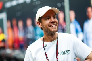 Sebastian Vettel váratlan kihívása: F1-es kollégájával vág neki a maratonnak