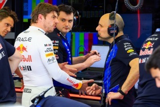 Red Bull Racing - Félreértés a Red Bullnál: Verstappen a verseny feléig feleslegesen spórolt a tempóval