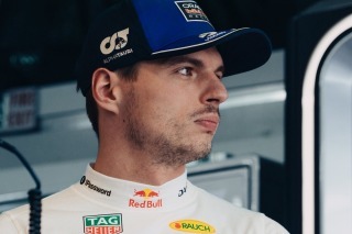 Verstappen elsőként rontott be a sajtótájékoztatóra, majd meglepő kérdést tett fel