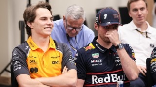 McLaren - „Szégyen lenne az F1-re nézve, ha Verstappen hátat fordítana a sportnak”