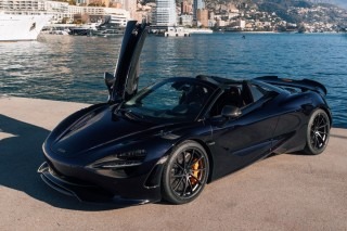 McLaren - Mélylilában pompázik Oscar Piastri brutális új utcai fenevada (fotók)