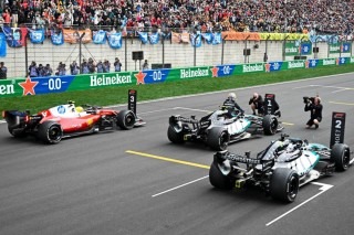 Mercedes - Óriási veszélyben a Mercedes: a kényszerszünet teljesen átírhatja az idei szezont