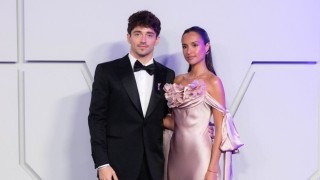 Ferrari - Charles Leclerc egy nagyon szerencsés férfi - kivételes szépség a felesége