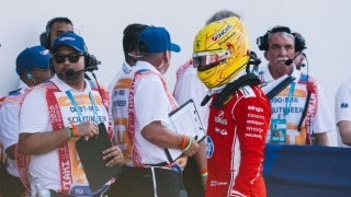 Ferrari - Kiszivárgott egy videó Lewis Hamilton testőréről – így védte Miamiban a világbajnokot