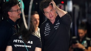 Mercedes - A Mercedes elvesztette a fonalat, Wolff és Russell is a riválisok miatt aggódik
