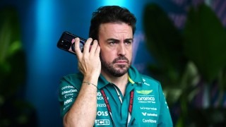 Aston Martin - Egészen hihetetlen, mit művel közel 45 évesen Fernando Alonso a Forma-1-ben (videó)