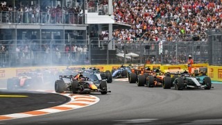 Red Bull Racing - Hajszálon múlt a baleset Miamiban, zseniális reflexekkel mentett Verstappen