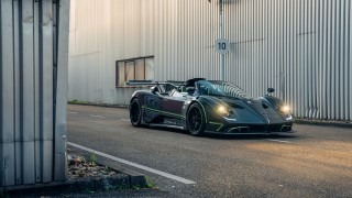 4.3 milliárdos Pagani Zondát vett Fernando Alonso, amibe egy gyerekülés is bekerült