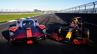 Kigyulladhatnak a Newey által tervezett Aston Martin Valkyrie-ök, több példánynál is visszahívást rendeltek el