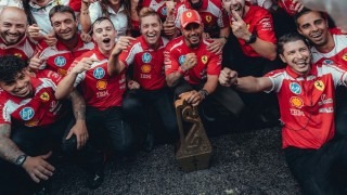 Hamilton: „Az alapján, ahogy a szezont kezdtük, gondolni sem mertem a nyolcadik címre”
