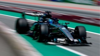 Mercedes - Komoly motorhibáktól tartanak a Mercedes partnerei Ausztriában