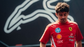 Ferrari - Montoya szerint Leclerc hiába nyert futamokat, Hamilton máris átveheti az irányítást a Ferrarinál