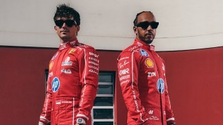 Ferrari - Michael Schumacher előtt tiszteleg a Ferrari - Hamilton és Leclerc bemutatta az új szerelést