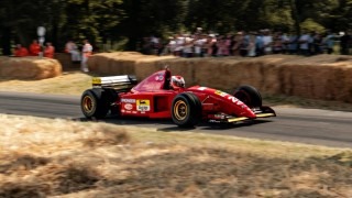 Ferrari - Schumacher különleges jogai miatt nem maradhatott a korábbi Ferrari-pilótapáros
