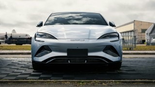 Elképesztő töltési sebességgel forgatja fel a villanyautók piacát a BYD