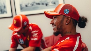 Ferrari - Folytatódik Hamilton szenvedése, nagyon nem elégedett a Ferrarinál