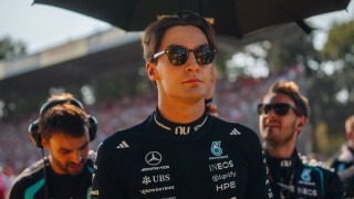 Russell nagyon aggódott Verstappen miatt, őrült tempót ment mögötte