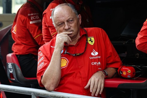 McLaren - Leclerc és Hamilton is kiállt mellette - Maradhat a Ferrari-főnök?