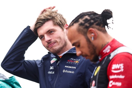 Mercedes - Ezt ígérhette a Red Bull Verstappennek a hűségéért cserébe
