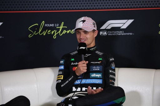  - A McLaren pilótája gyerekesnek tartja a riválisok elméleteit