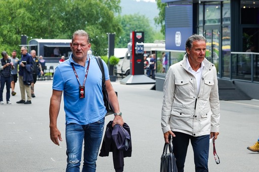 Mercedes - Verstappen szűk köre Helmut Markóval egyeztetett Spa-ban