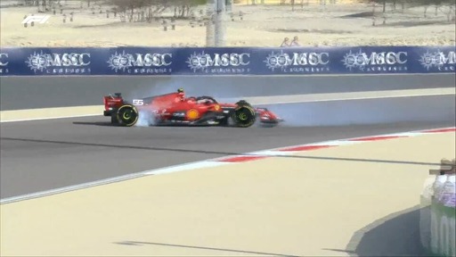 Ferrari - Videón Sainz nagy megpördülése a Ferrarival a bahreini FP1-ről