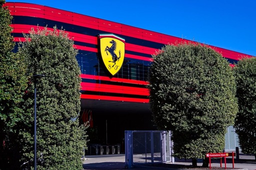 Ferrari - Egészen közelről láthatjuk a Ferrari szuper-modern F1-es szimulátorát