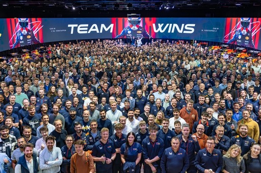 Red Bull Racing - Nagy dolgok készülnek a Red Bullnál – most Verstappen is megnézte