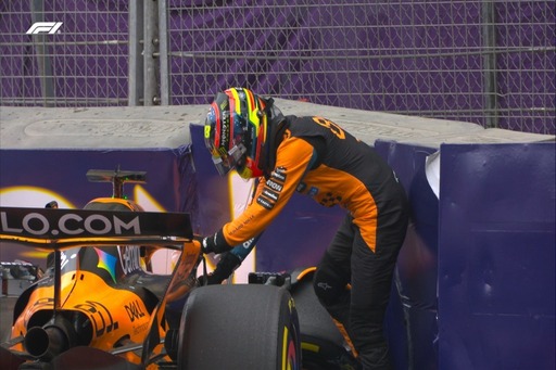 McLaren - Hamilton rekordja biztonságban maradt Piastri azerbajdzsáni bukása után