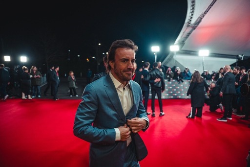 Aston Martin - Alonso szerint szinte teljesen új autót épített az Aston Martin