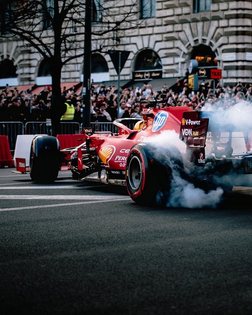 Ferrari - Lewis Hamilton riasztó pillanata a Ferrarinál