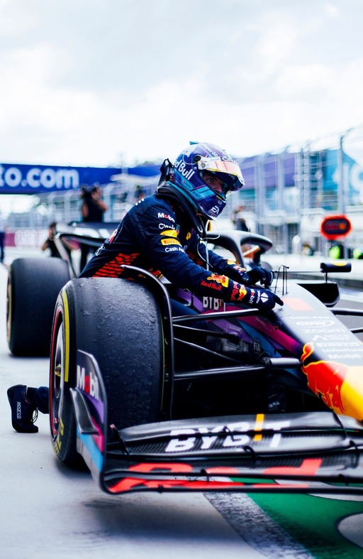 Red Bull Racing - „Ostoba” ok miatt vonulhat vissza korán az F1-ből Max Verstappen