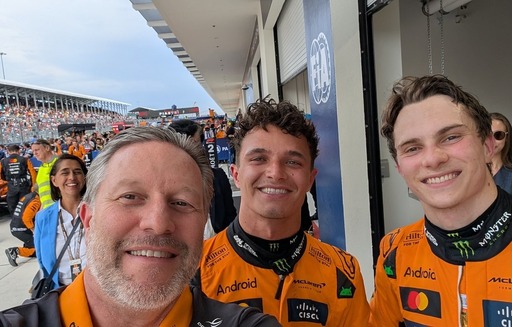 McLaren - McLaren uralta a 2. szabadedzést, Verstappen a harmadik helyen