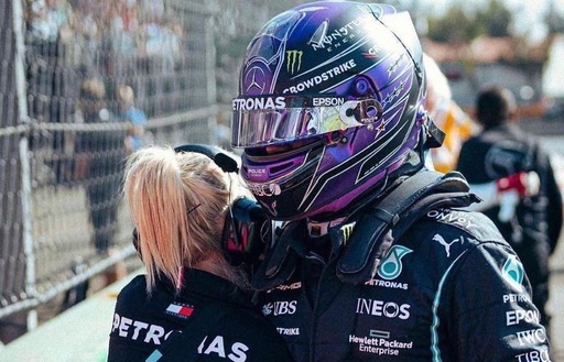 Mercedes - Russell idén is megverheti Hamiltont? „Lewisnak jót tesz a nagy nyomás...”