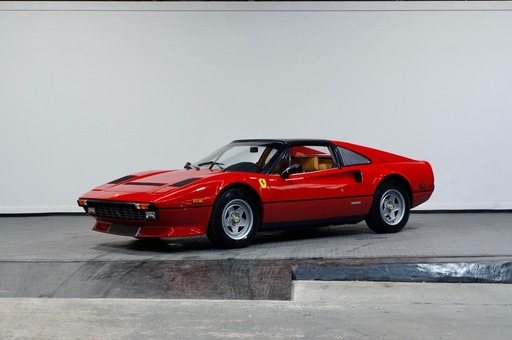 Többet futott, mint egy taxi, de mégis sorban állhatnak ezért a Ferrari 308 GTS-ért