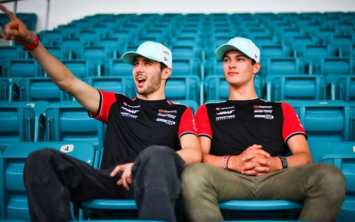 Haas - Ocon és Bearman is kiáll a menesztett Doohan mellett