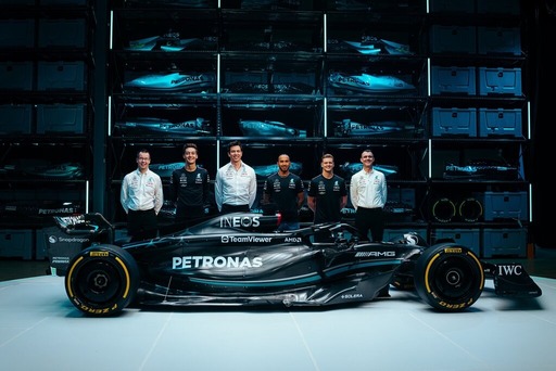 Mercedes - Hamilton bevallotta, hogy a Mercedes „aggódva” várja, mire képes az idei autójuk