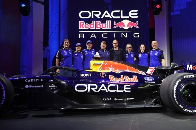 Red Bull Racing - Három tizedre csökkentette hátrányát a Red Bull az élmezőny mögött