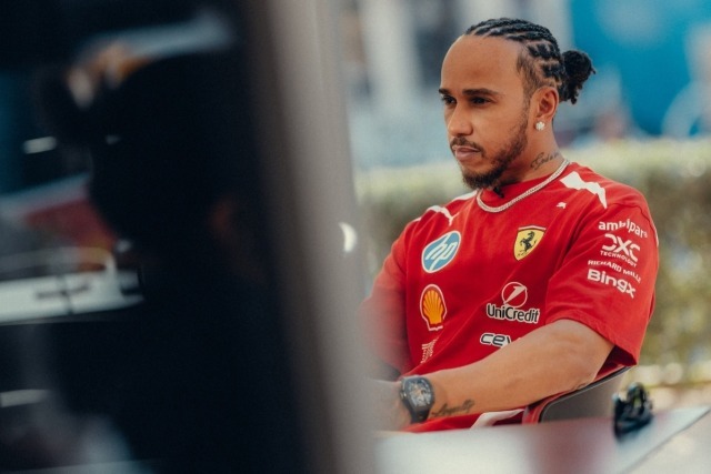 Ferrari - Lewis Hamilton szerint elvették a versenyzés valódi élményét a Forma–1-ben