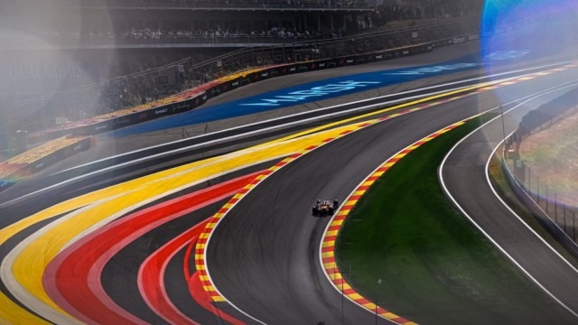 McLaren - Nagyszabású fejlesztési csomaggal és pilótacserével érkezik a Mogyoródi pályára a McLaren