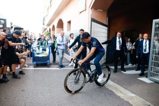 Ferrari - Sainz elárulta, miért becsüli a világbajnokot