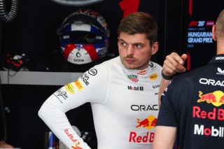 McLaren - Verstappen és a McLaren a rajtbüntetés árnyékában az F1 hajrájában
