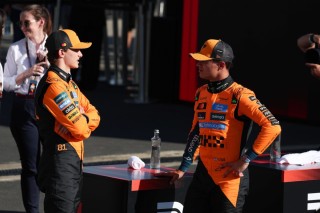 McLaren - Steiner szerint a McLarennek „egyértelmű”, kit kell támogatnia