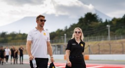 Button szerint kezd elhatalmasodni a nyomás a McLaren versenyzőin